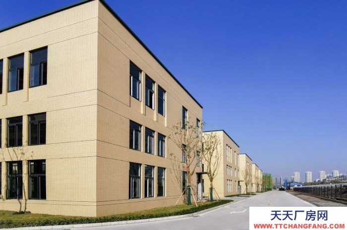 租售主城九區(qū)內(nèi)環(huán)旁獨(dú)院標(biāo)準(zhǔn)廠房1400平。過環(huán)評