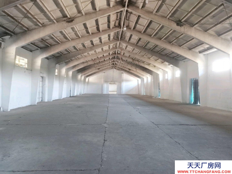 (出租) 標準磚混月臺廠房出租，交通便利，水電路通，配獨立辦公室。