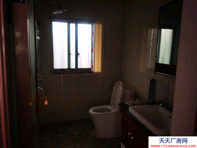 廠房可做加工廠，可做倉庫，還帶四室一廳一廚一衛