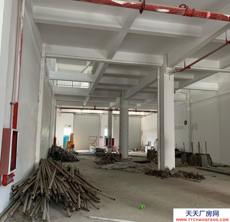 (出租) 倉(cāng)庫(kù)位于遵義國(guó)際商貿(mào)城電子商務(wù)成內(nèi)，即租即用