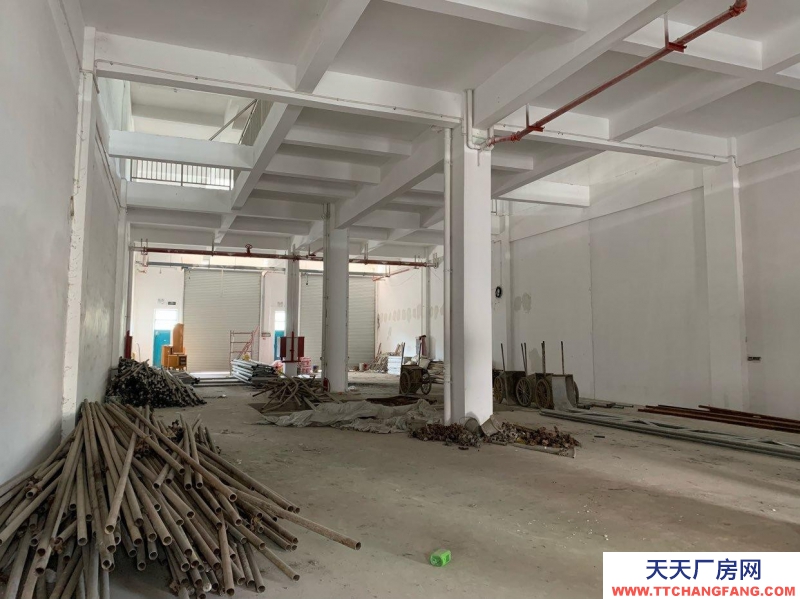 (出租) 倉(cāng)庫(kù)位于遵義國(guó)際商貿(mào)城電子商務(wù)成內(nèi)，即租即用