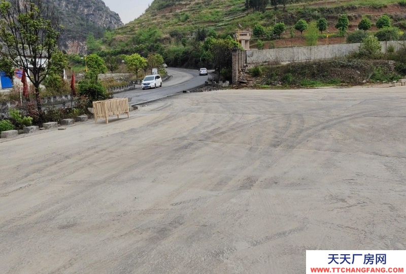 包括場地還有幾個門面