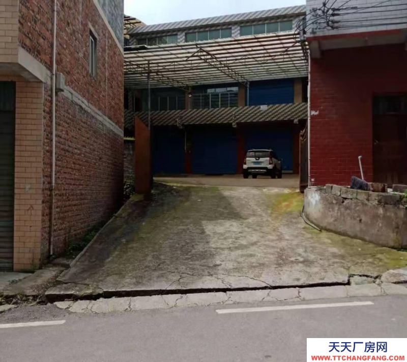 (出租) 房彩光好，門口院子大可亭車上下貨