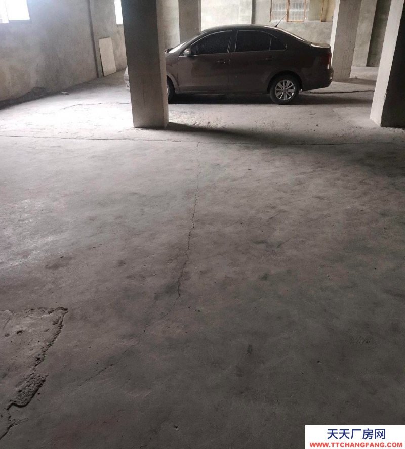 (出租) 獨門獨院，帶住房，可以進大車