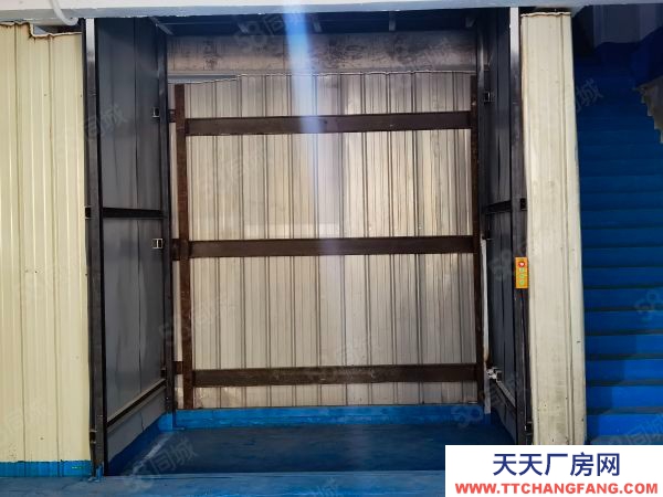 (出租) 金關(guān)鋼材市場數(shù)博大道旁3000平方自有倉庫廠房出租