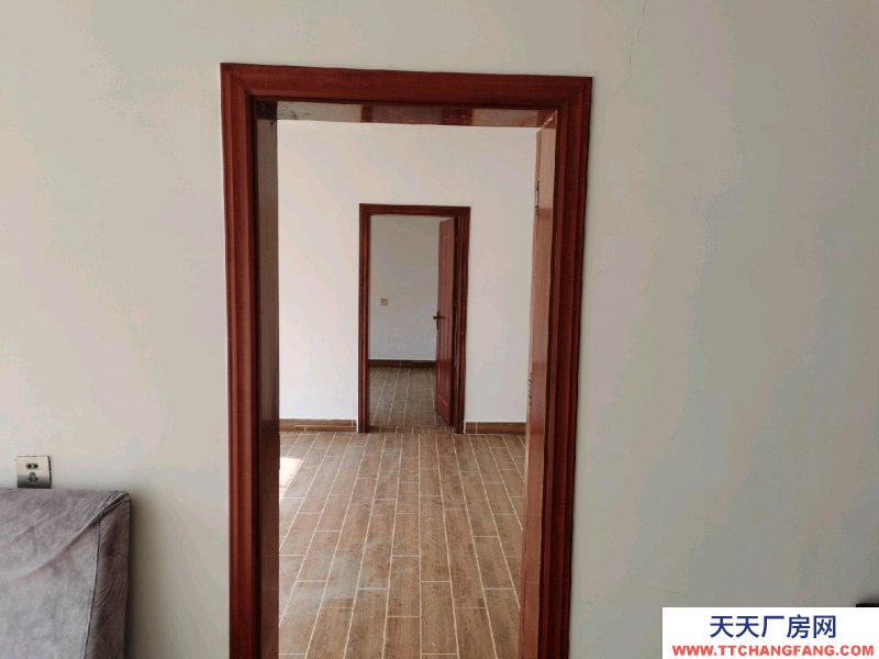 房屋簡裝修 每層270共3層出租