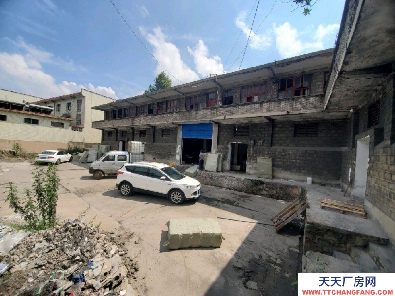 (出租) 集倉儲二樓辦公住宿為一體，交通方便。