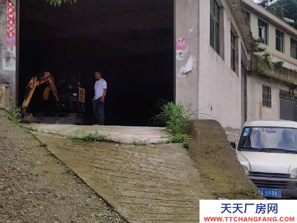 貨車可停路邊上下貨,離西南商貿(mào)城近