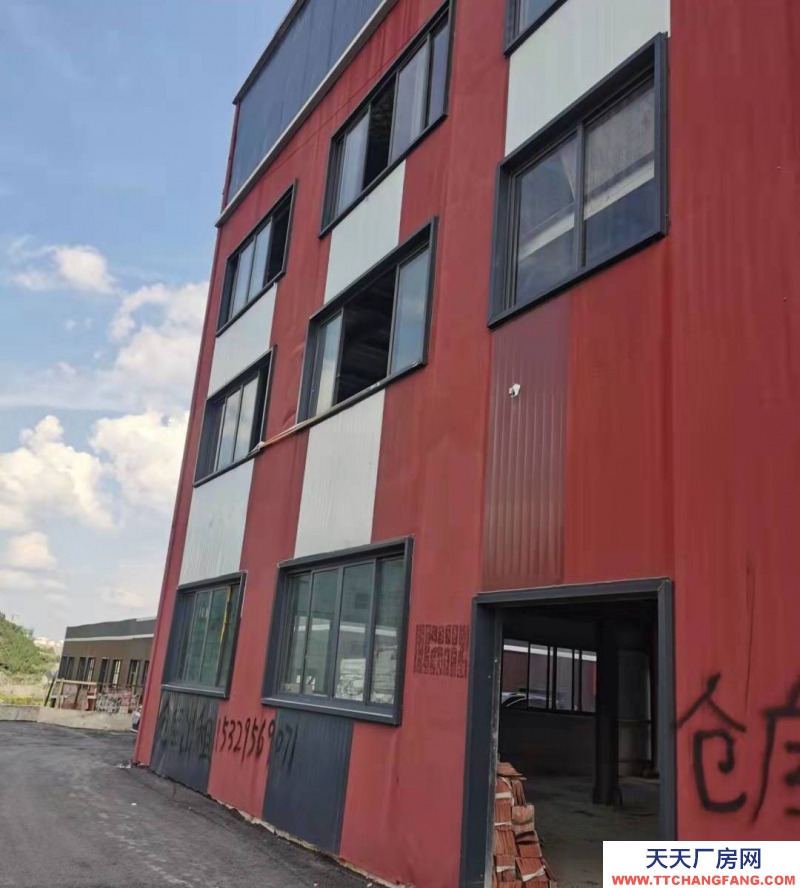 黔東中學背后微小產業園，交通方便，倉庫長期出租