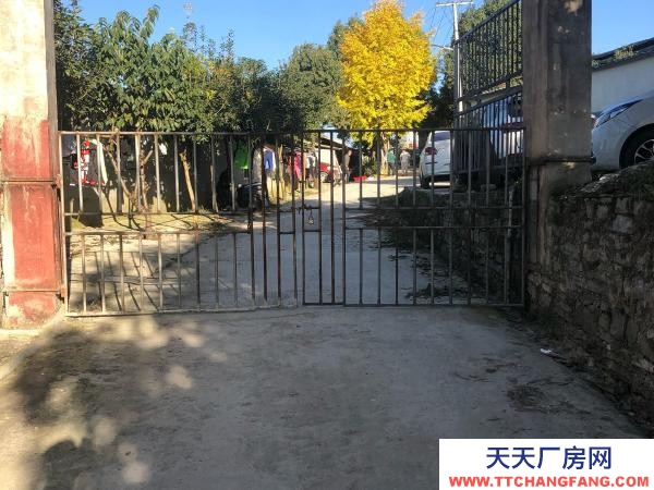 (出租) 空廠房，內(nèi)有停車(chē)場(chǎng)物流園旁邊，水電方便，有三項(xiàng)電