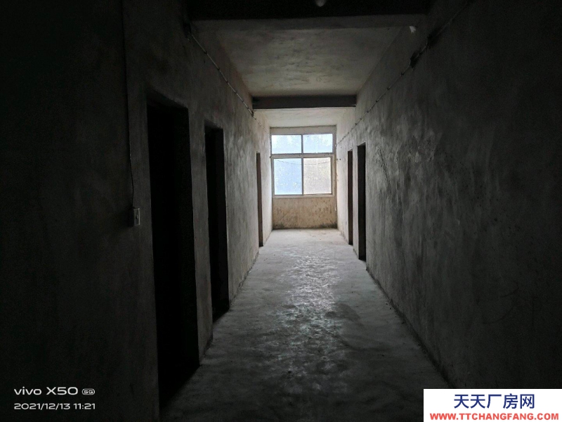 (出售) 個人房子，有土地使用證，建筑面積450平方米。