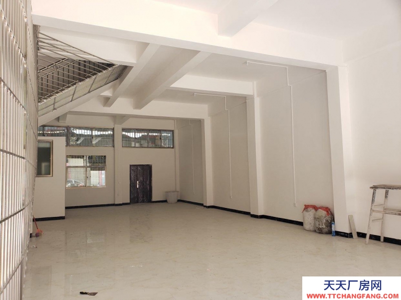 (出租) 安龍新車站對面?zhèn)}庫出租