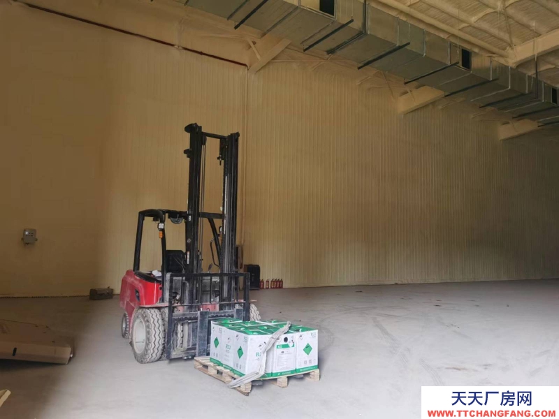 (出租) 國內箱裝庫通風方式，貯存容量大，含有保溫、制冷功能等。