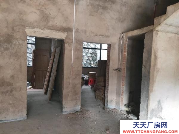 (出租) 畢節(jié)織金位于板旺廖家灣,,一樓可以做倉(cāng)庫(kù),離上億市場(chǎng)很近。