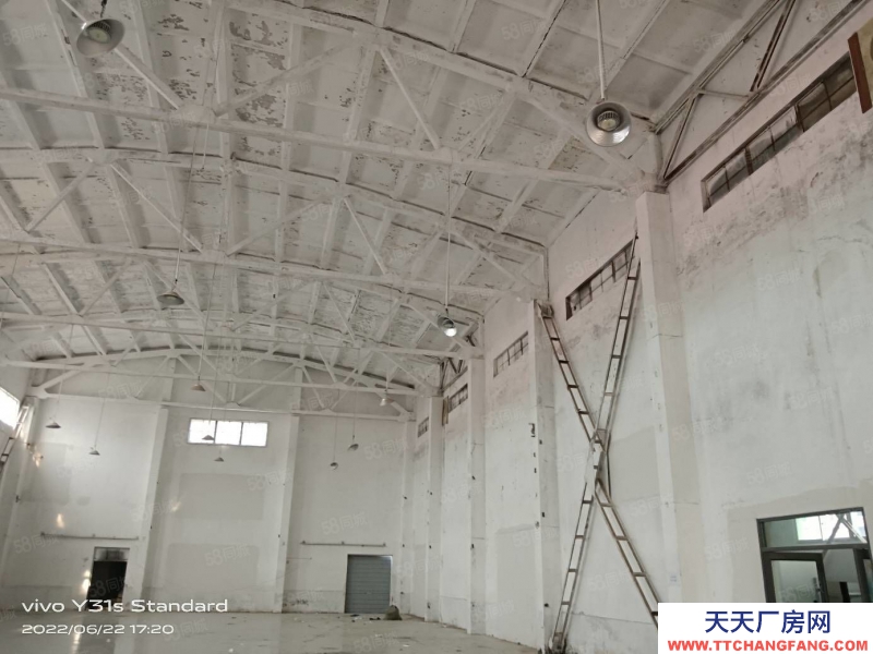 濟南歷城 鳳凰路大院廠房1600平招租帶辦公室