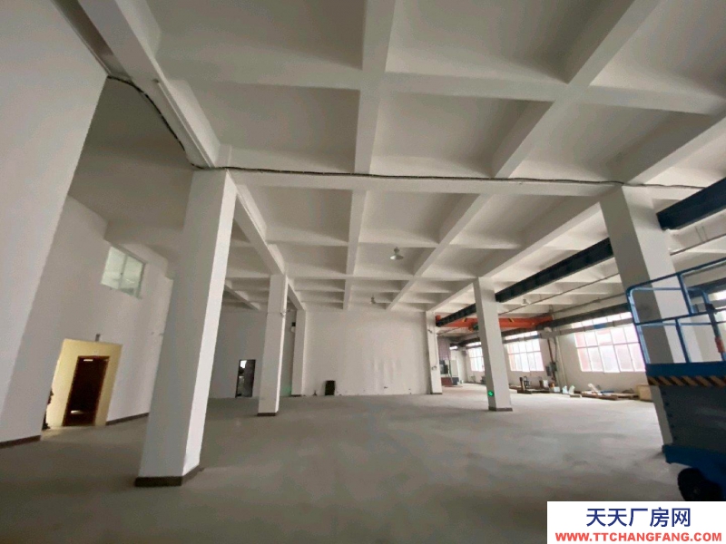 黔南龍里房東直租，廠房地處位置優良結構方正，可做倉庫和廠房使用