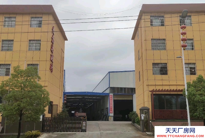 黔南龍里北部工業園現有2000㎡廠房出租，有行吊，價格面議