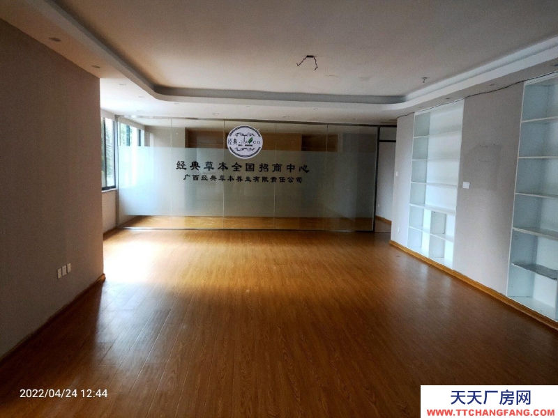 南寧市青秀區(出租) （個人）教育路臨街2樓320平場地招商