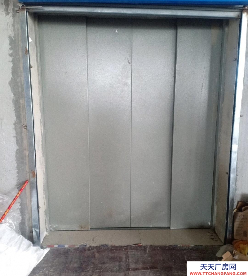 黔南龍里本倉庫位于快遞物流園快遞路六通物流，地理位置優越！