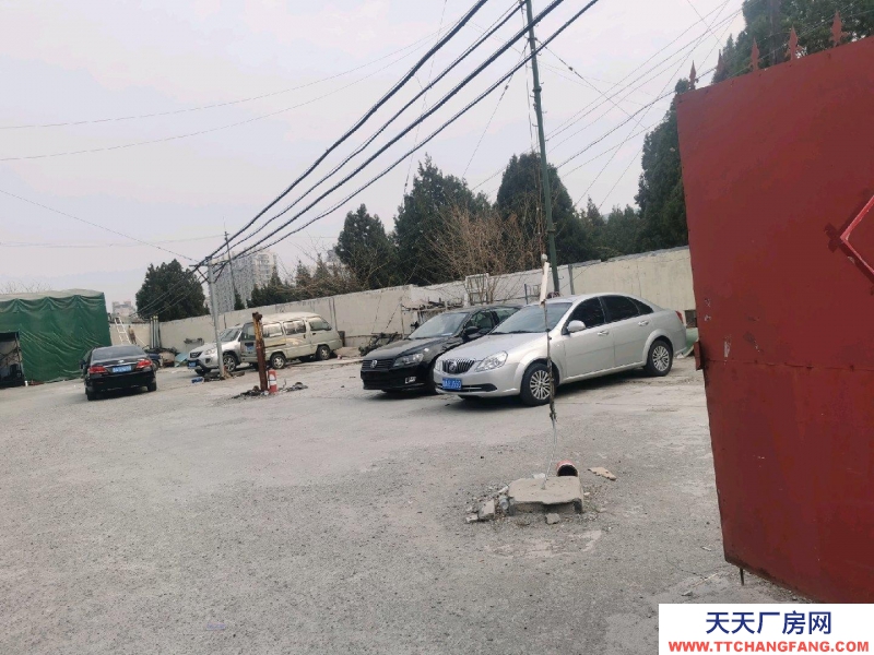 濟(jì)南歷下院子很大,進(jìn)車很方便