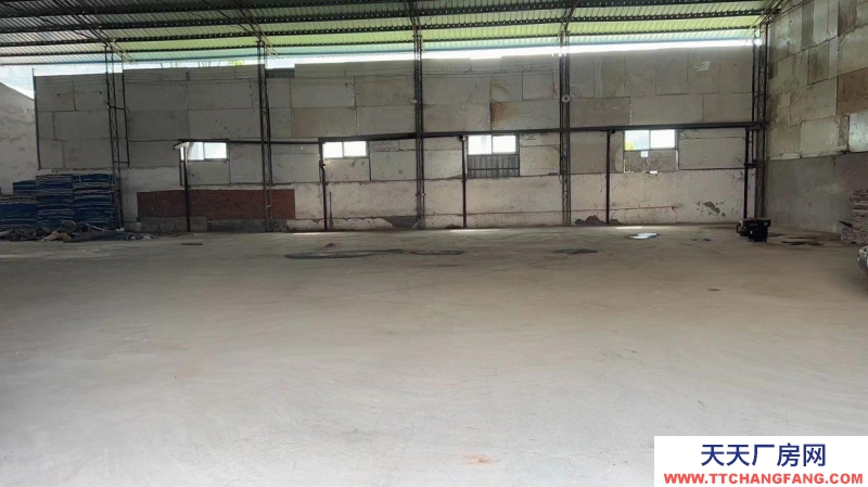 重慶萬州庫房，進(jìn)出大車方便，租金9萬一年。