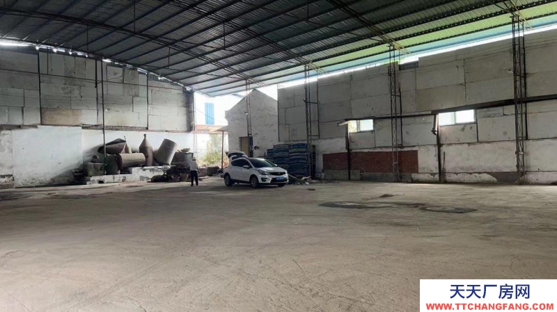 重慶萬州庫房，進(jìn)出大車方便，租金9萬一年。