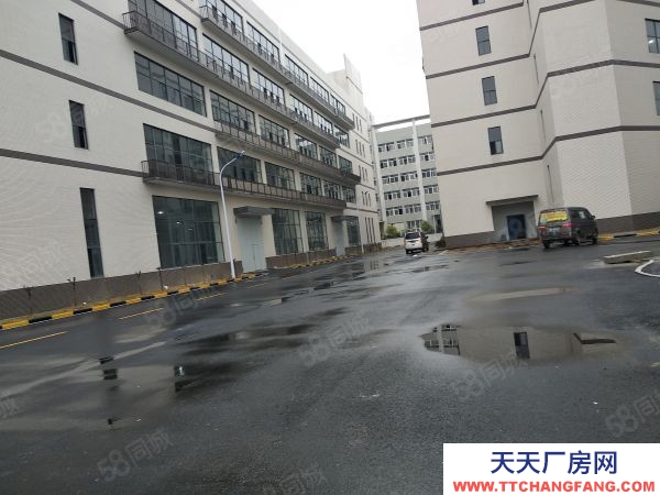 武漢硚口(出租) 超值帶裝修廠房倉庫出租兩部貨梯大貨梯超長(zhǎng)7米