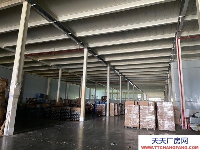 重慶璧山層高8米，兩門，大車可入庫