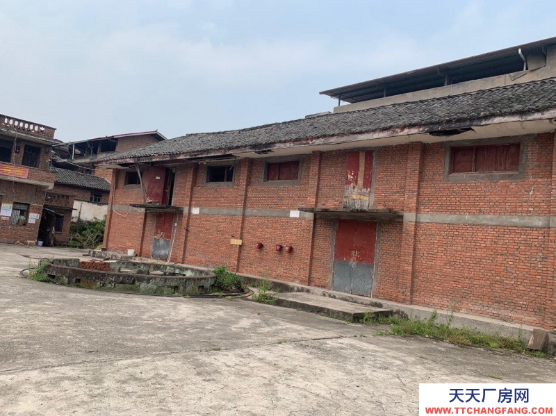 重慶璧山房屋占地4畝，有房屋4棟可做廠房和倉儲。