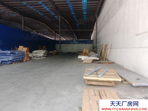 南京市江寧區濱江1200平倉庫600平起租 層高8米 可進大車 場地大