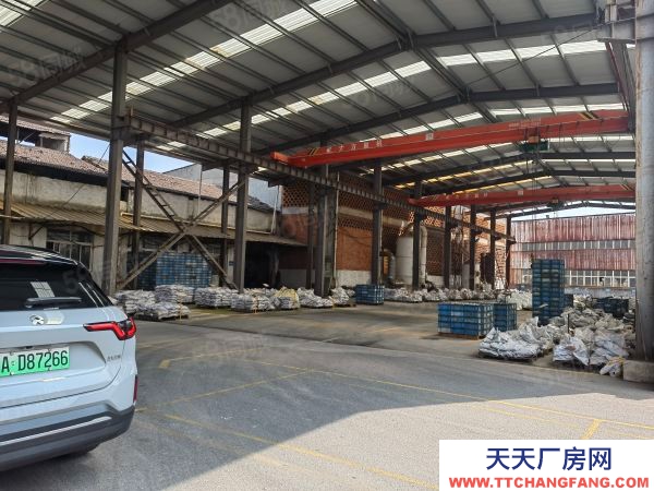南京市浦口湯泉街道10000平廠房可分租，帶航車層高高，交通便利