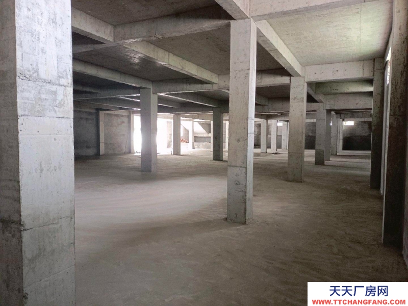 重慶涪陵交通方便，公路邊，通水電，磚混結(jié)構(gòu)價(jià)格面議