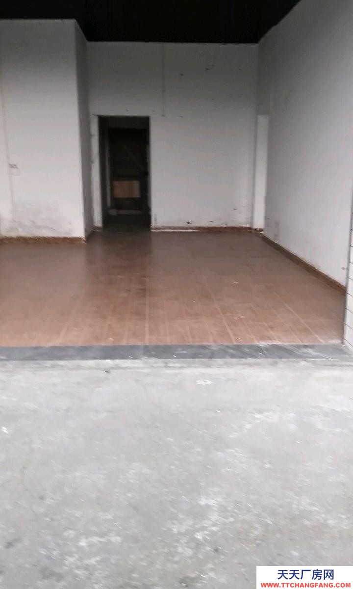 重慶長壽北城大道邊上，交通方便，大小車都可進(jìn)入