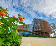 武漢武昌v(出售) 光谷東層高6米標準廠房研發樓出售 長江存儲旁 450平起售v