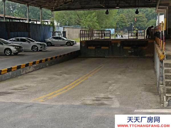 南京市棲霞區堯化門個人房源,1900平方米倉庫出租,可分租。