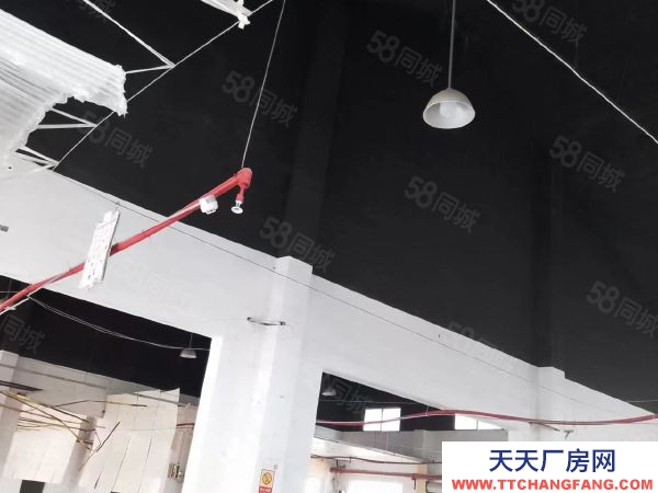 南京市鼓樓區五塘廣場地鐵口，層高9米廠房出租，可做體育，倉儲等業態