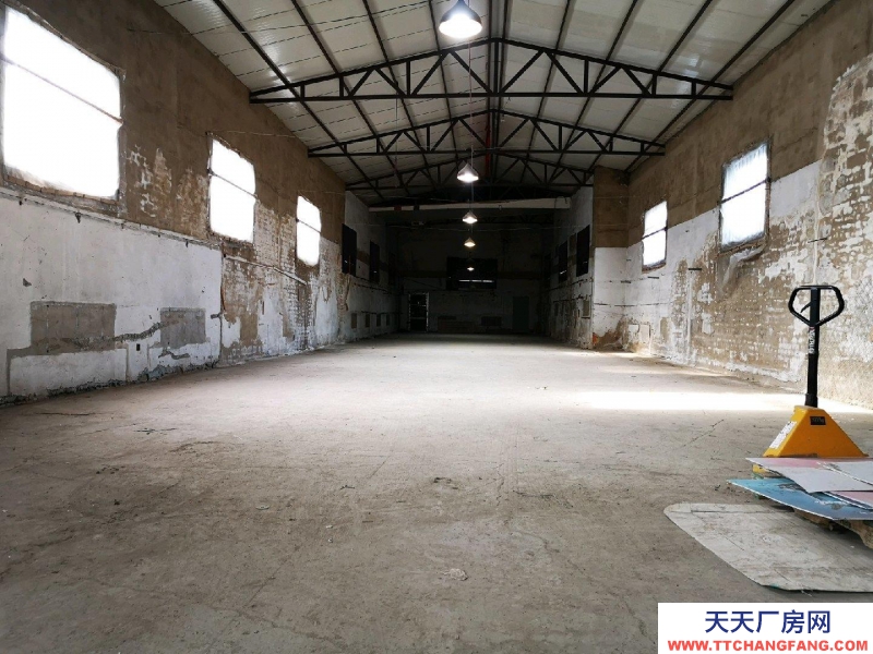 (出租) 鴨綠江北街500平倉庫，能進大車，可整租可分租可改造