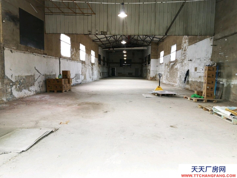 (出租) 鴨綠江北街500平倉庫，能進大車，可整租可分租可改造