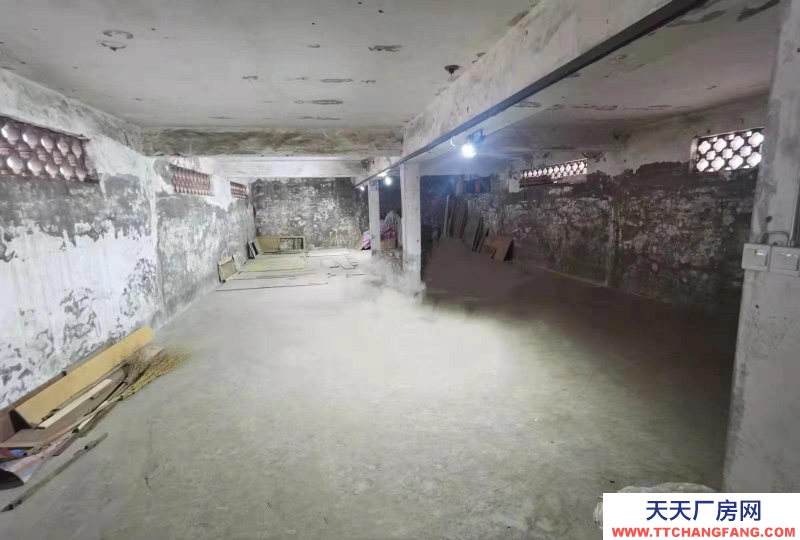 (出租) 300㎡庫房出租，有通風(fēng)，有監(jiān)控，皇姑大潤發(fā)岐山路附近。