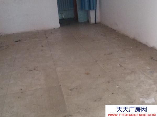 (出租) 鄭州金水一樓庫房，裝卸方便，也可做門面房用