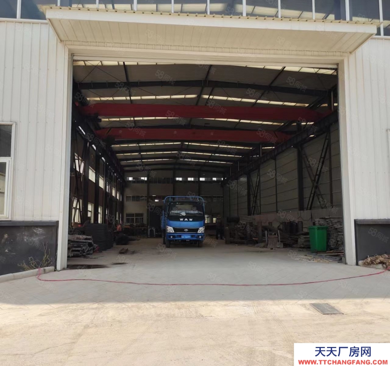 濟南長清廠房車間配有行車,水電齊全,此廠房可進大車,大院,可雙面卸貨