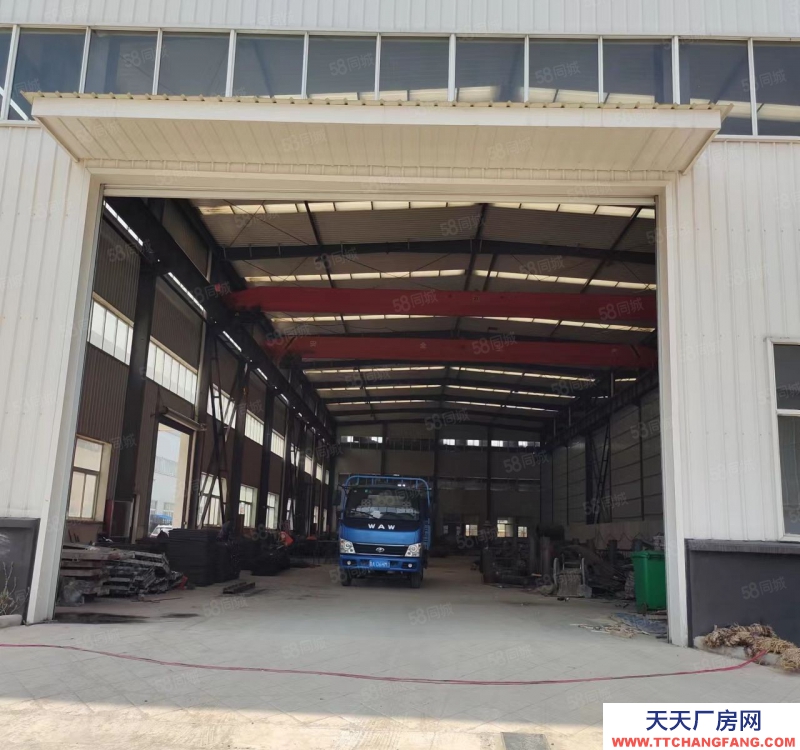 濟南長清廠房車間配有行車,水電齊全,此廠房可進大車,大院,可雙面卸貨
