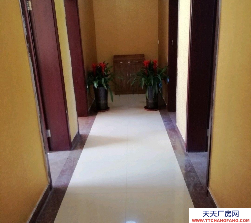 (出租) 配有三相電，臨307國道，可做門面。價格面議