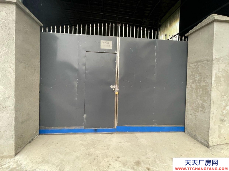 重慶南川倉庫大概160平方，倉庫已經打掃干凈，隨時可以出租，