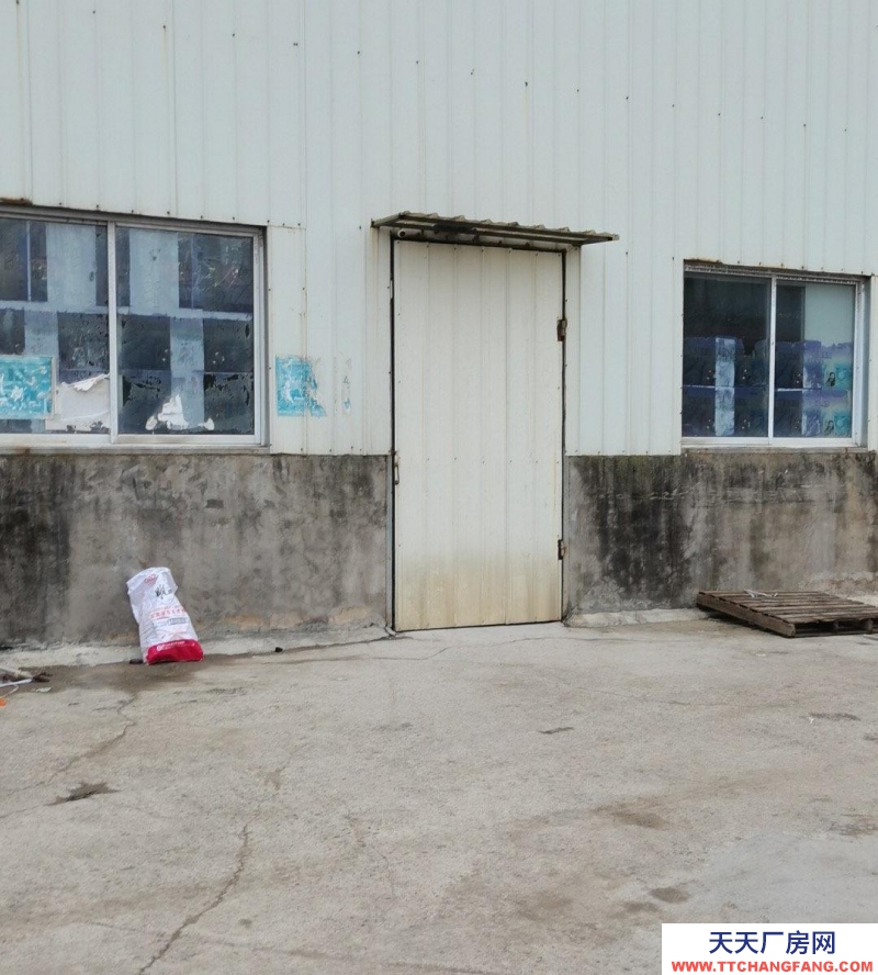 重慶豐都倉庫出入方便，交通方便，沒有柱子