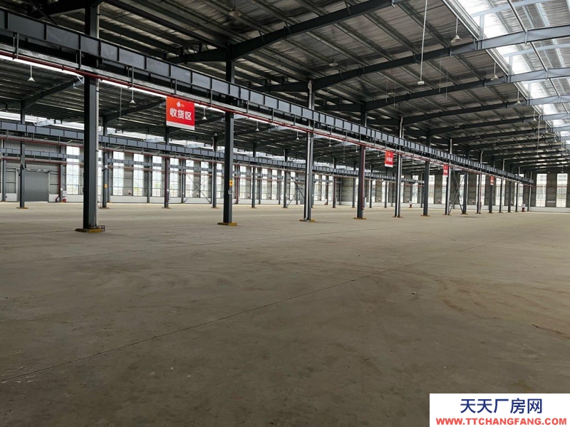 重慶萬州高鐵站1公里，層高13米。 有2層辦公室帶標準廠房。