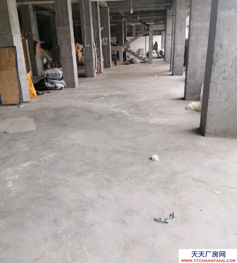 重慶萬州因有其它發(fā)展，房子彩光好而且空氣清新