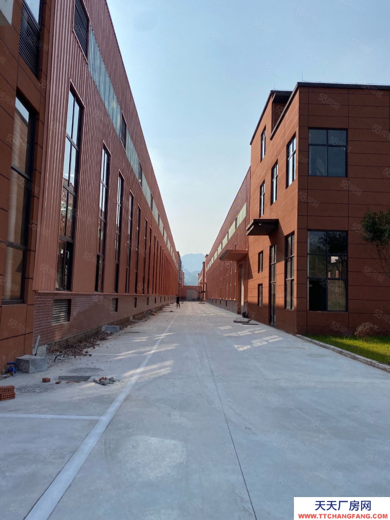 重慶巴南主城獨(dú)門獨(dú)院單層廠房出租，12米空高，贈送院落