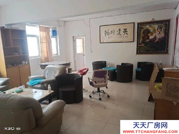 (出租) 鄭州管城地理位置于市場臨街，可以進大車做倉庫，辦公室