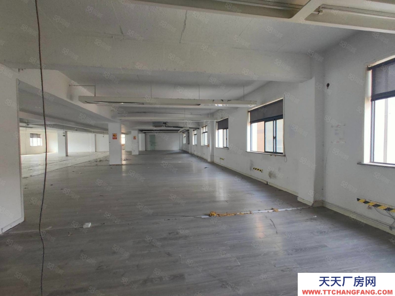 杭州上城(出租) 直租城東新城倉庫330方特價處理,層高4米,后一間得房率高